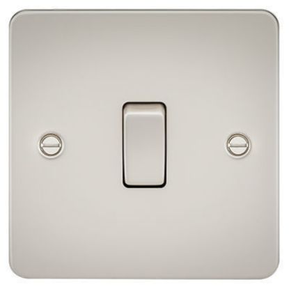 Picture of Flat Plate 10AX 1G Intermediate Switch - Pearl